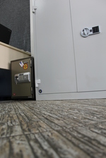 Офис метални шкафове за класьори за офис Пловдив