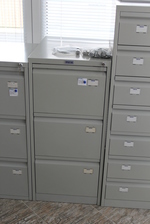 Офис метални шкафове за класьори и за офис дизайнерски Пловдив