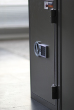 Дизайнерски сейф за вграждане за офис Пловдив