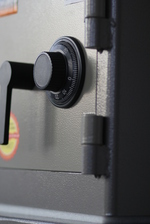 Сейфове с електронна брава Пловдив