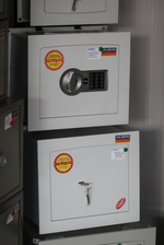 работни сейфове и за кабинети по индивидуален проект Пловдив