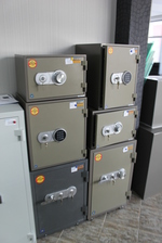 Дизайнерски офис сейф за вграждане Пловдив